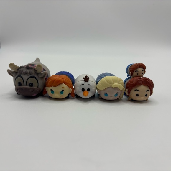 Disney Tsum Tsum Frozen Figurines Lot - Picture 1 of 3